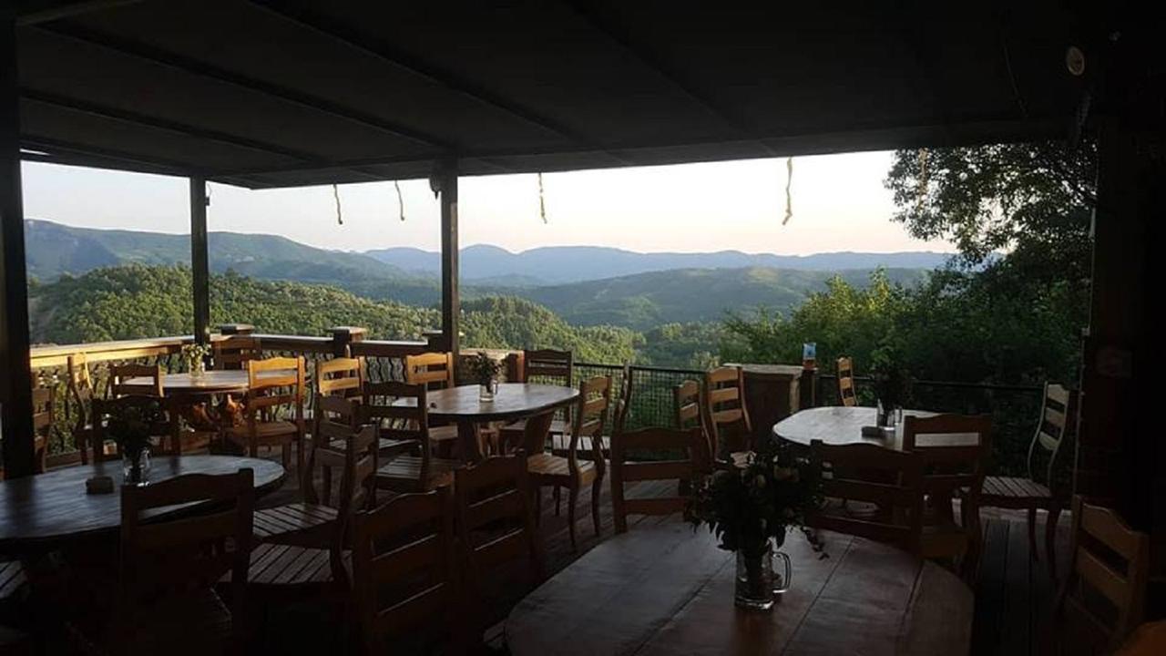 Hotel Restaurant Emblema Petrele ภายนอก รูปภาพ