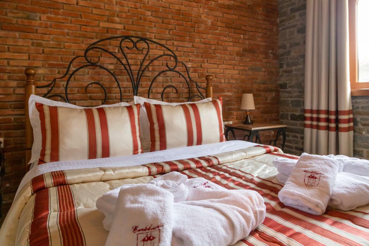 Hotel Restaurant Emblema Petrele ภายนอก รูปภาพ