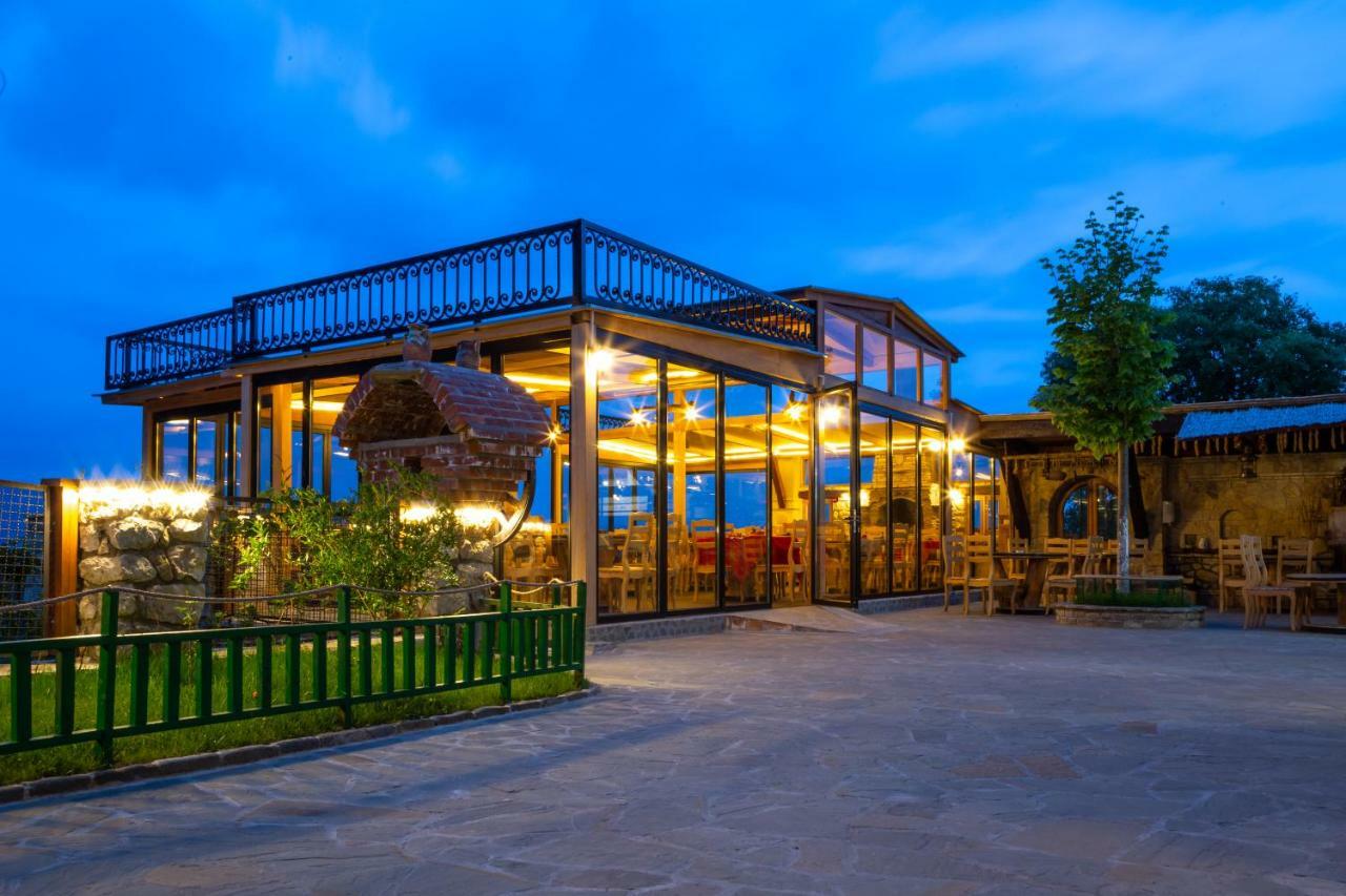 Hotel Restaurant Emblema Petrele ภายนอก รูปภาพ